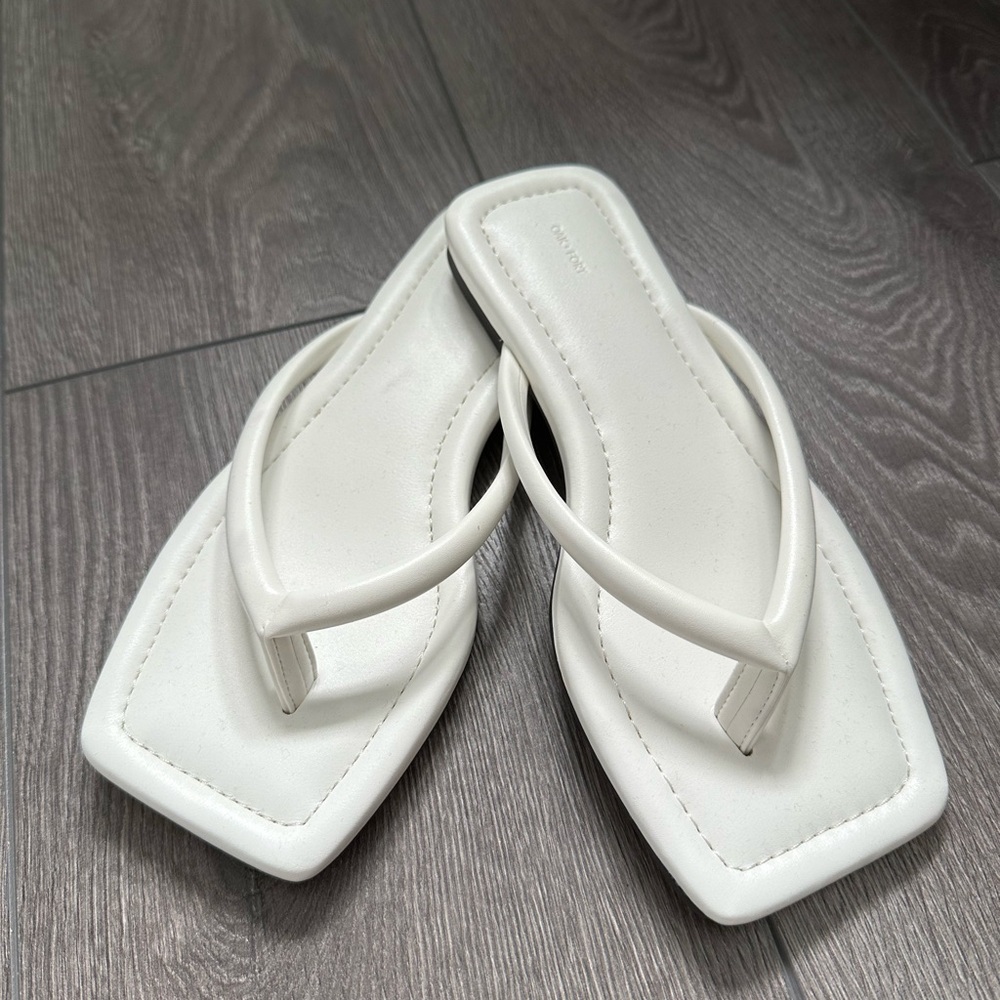 Oak + Fort Sandal